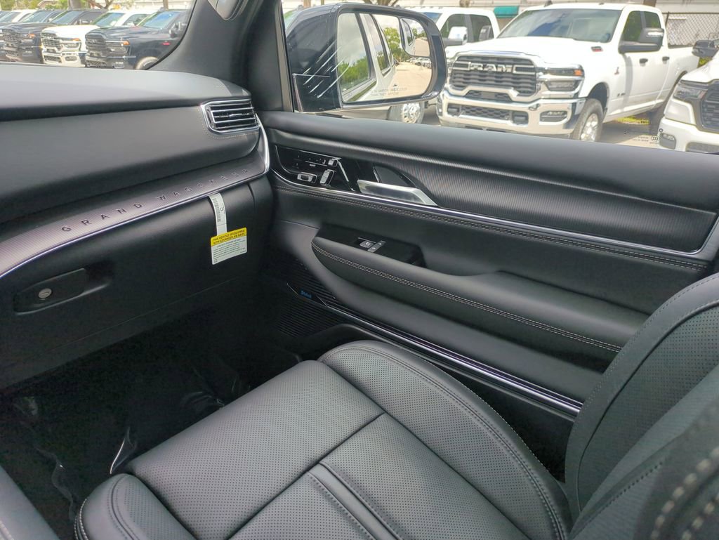 New 2026 Jeep Grand Wagoneer L Summit AWD/4WD image 18