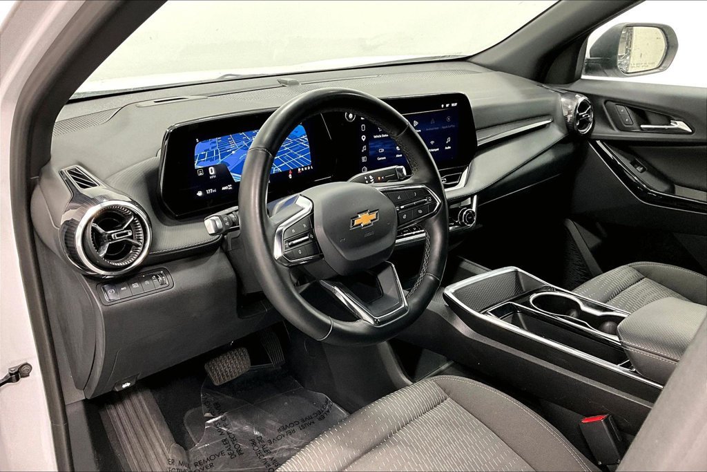 Used 2025 Chevrolet Equinox LT AWD/4WD image 16