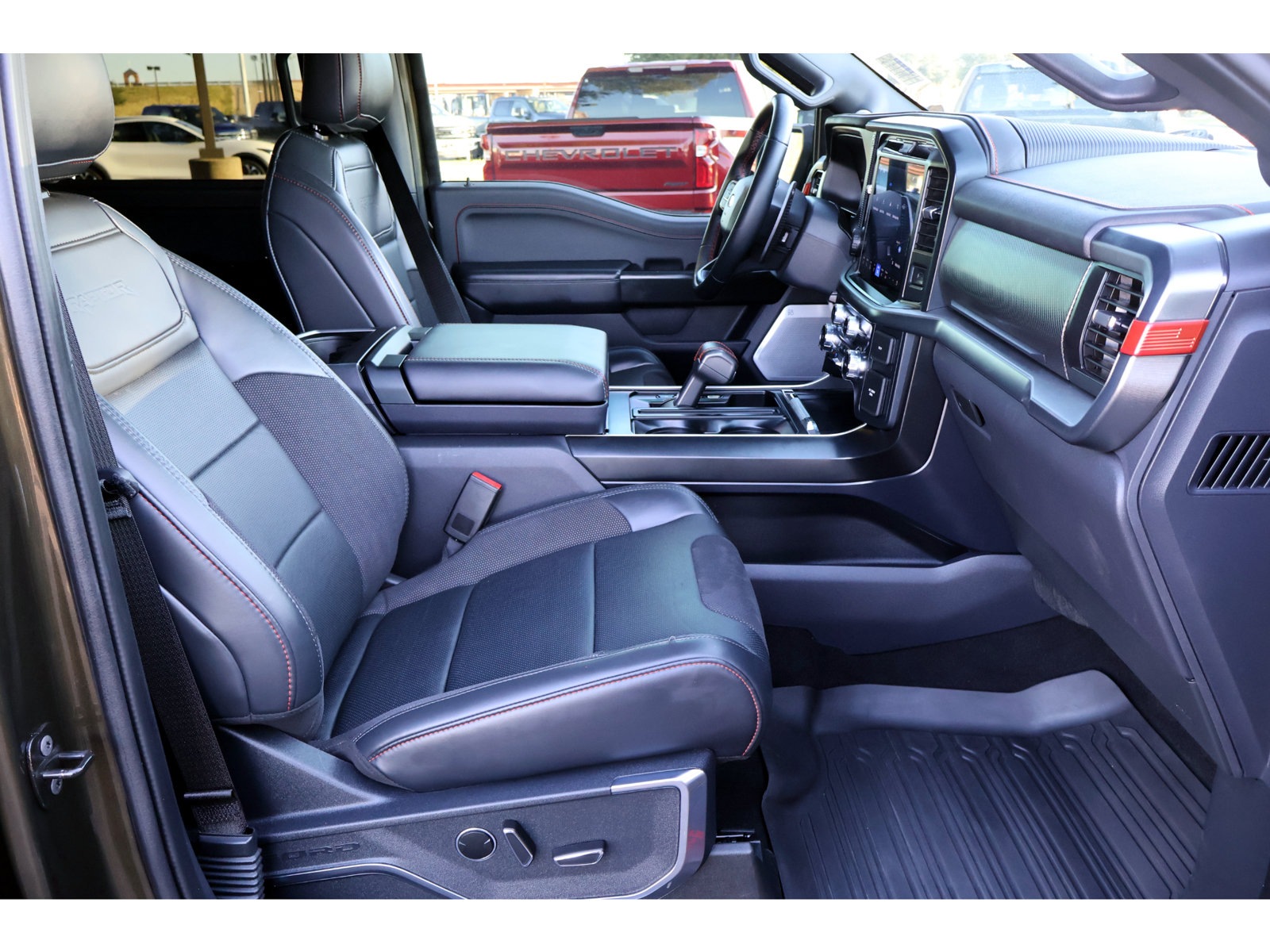 Used 2025 Ford F150 Raptor AWD/4WD image 19