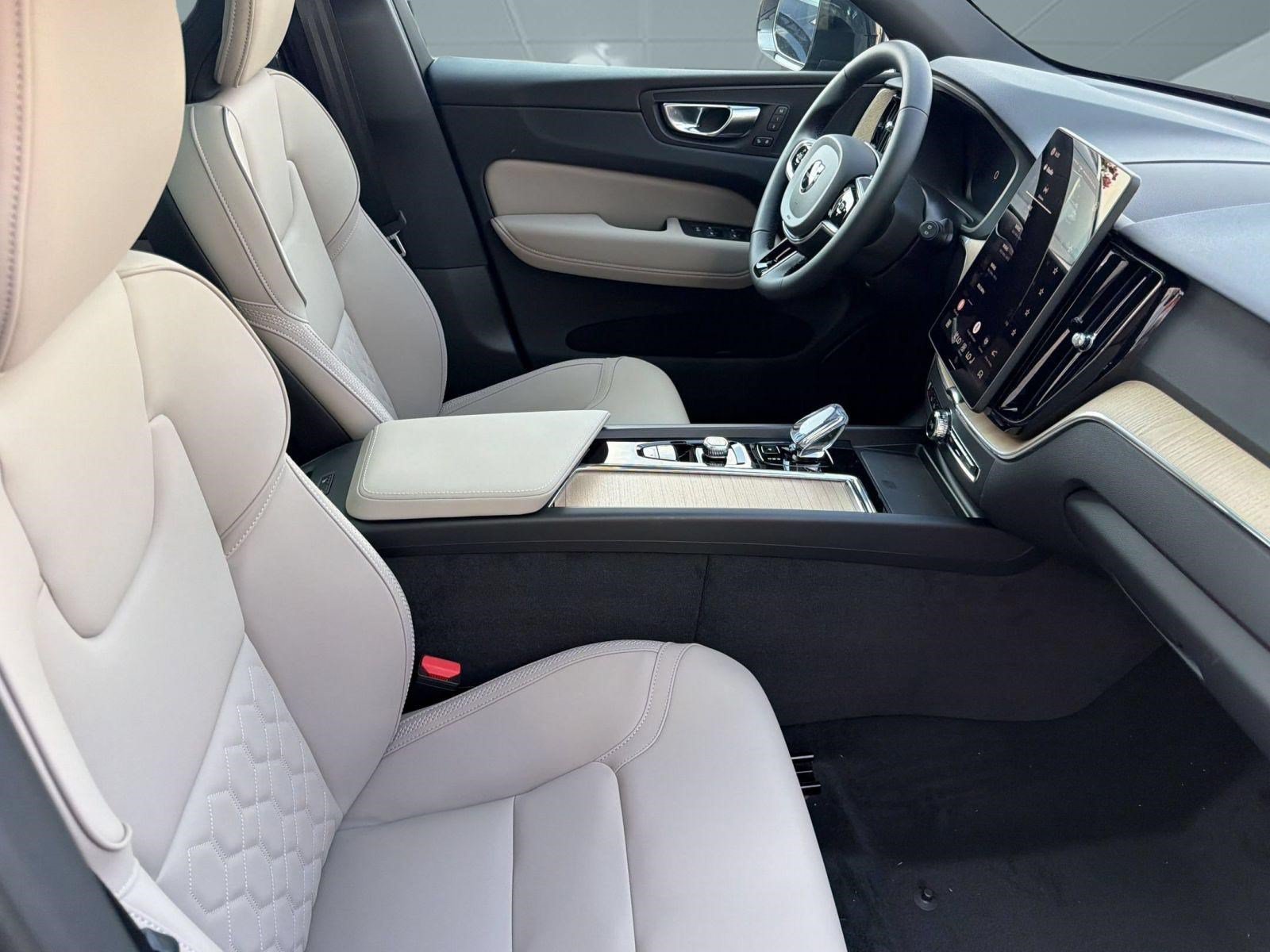 New 2026 Volvo XC60 B5 Plus w/ Climate Package AWD/4WD image 24