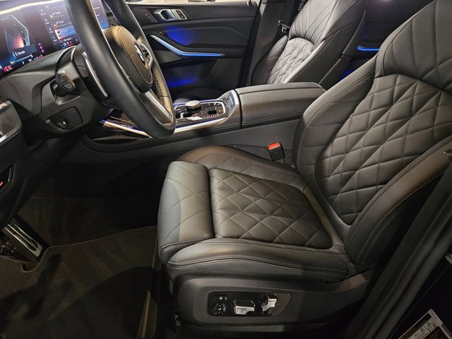 Used 2025 BMW X7 xDrive40i w/ M Sport Package image 16