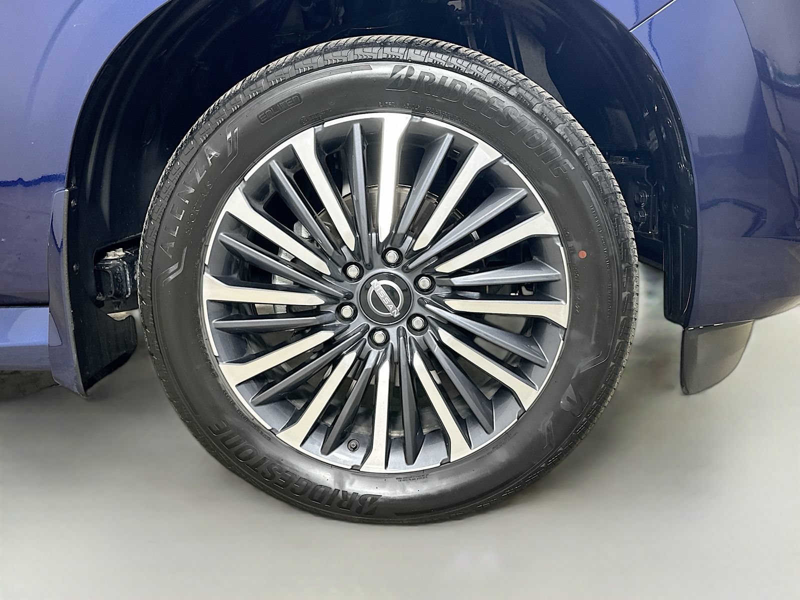 Used 2025 Nissan Armada Platinum Reserve AWD/4WD image 11