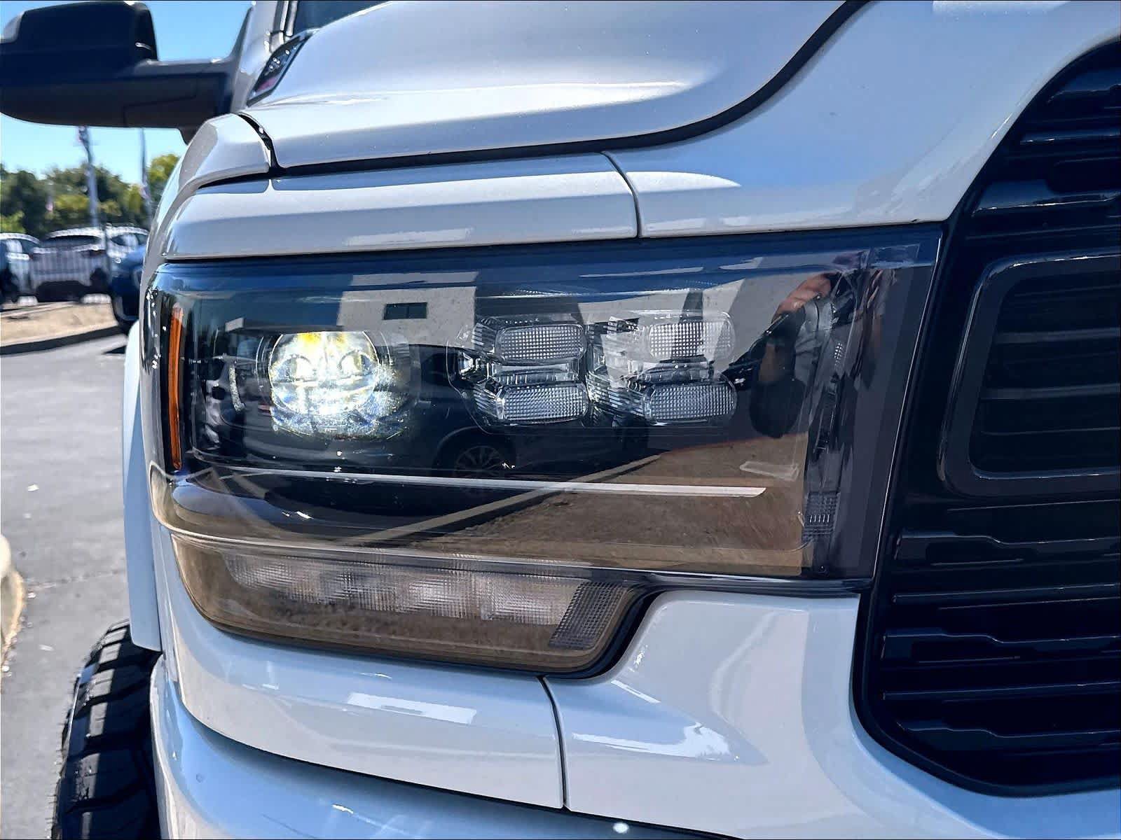 Used 2022 RAM 3500 Limited AWD/4WD image 34