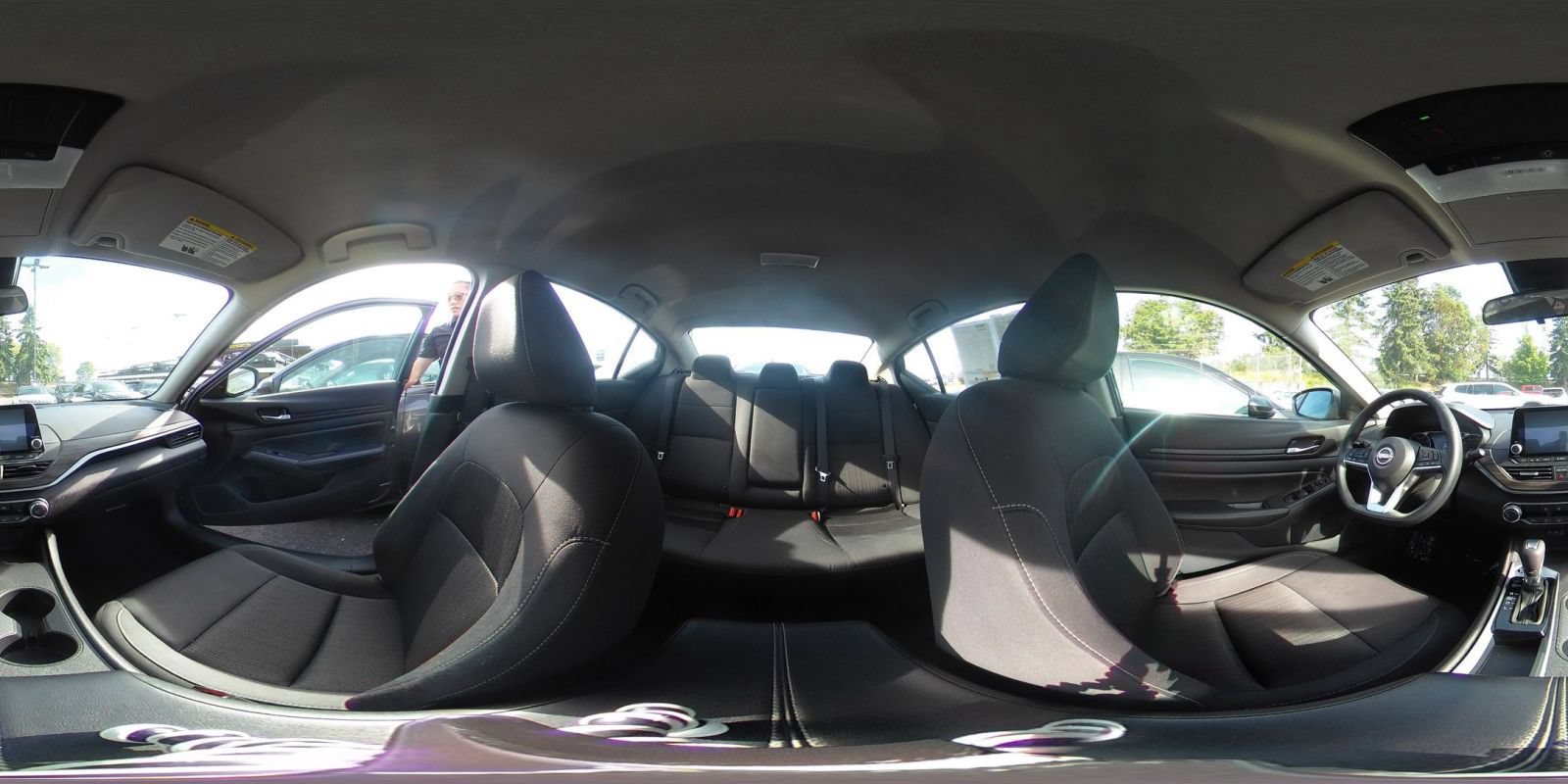 Used 2025 Nissan Altima 2.5 SV FWD image 38