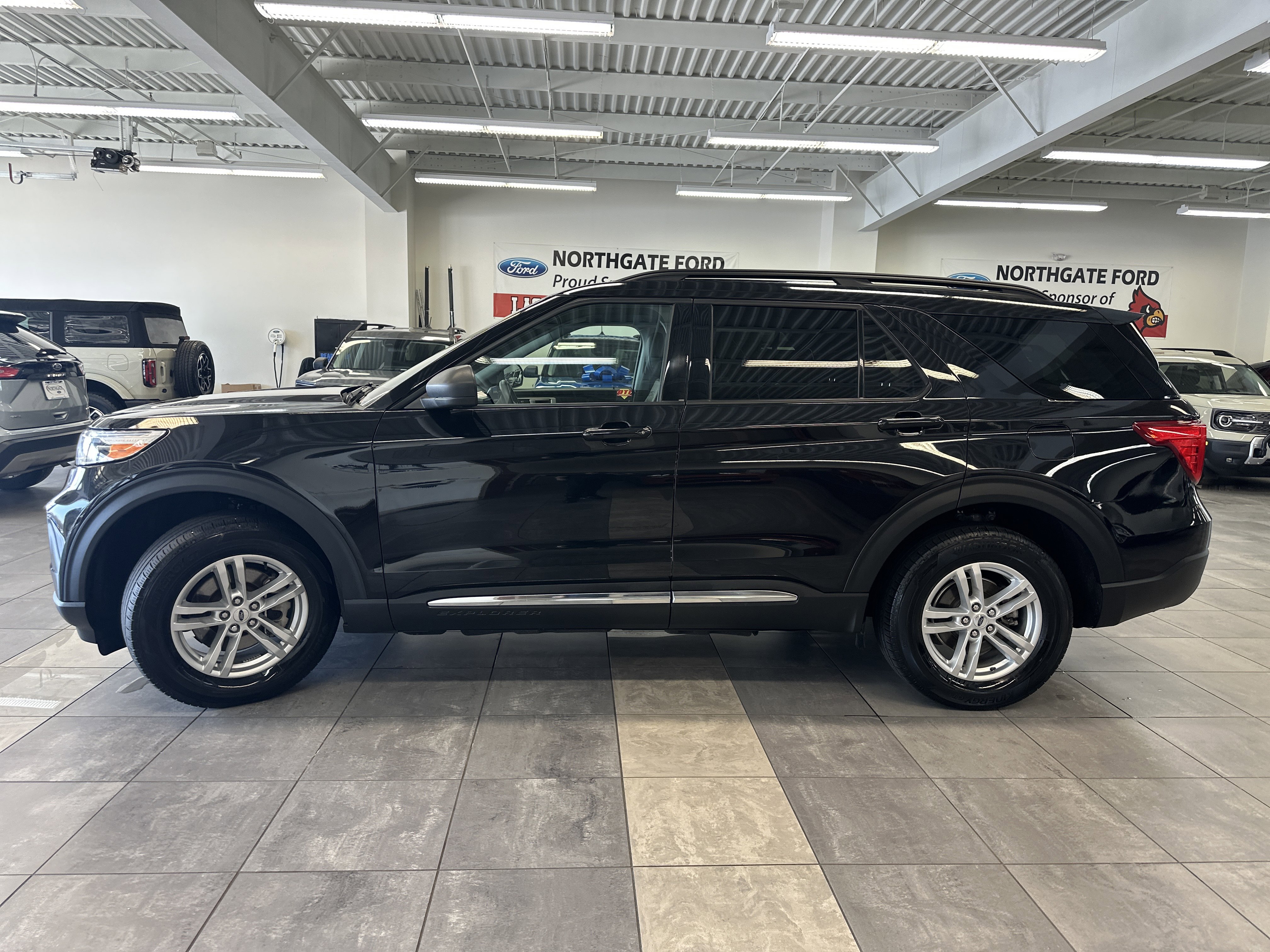 Used 2023 Ford Explorer XLT w/ Equipment Group 202A image 17