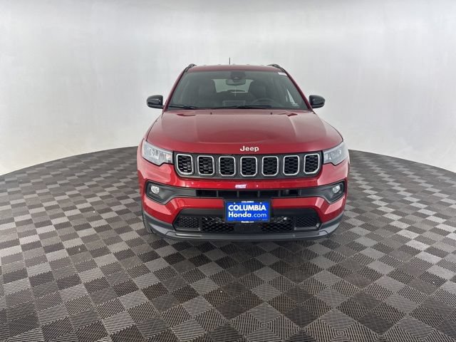 Used 2025 Jeep Compass Latitude AWD/4WD image 2