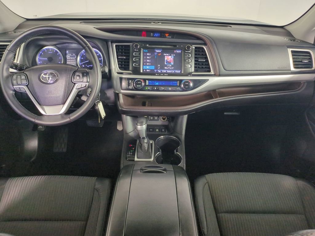 Used 2018 Toyota Highlander Plus image 18