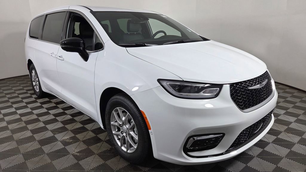 New 2025 Chrysler Pacifica Select