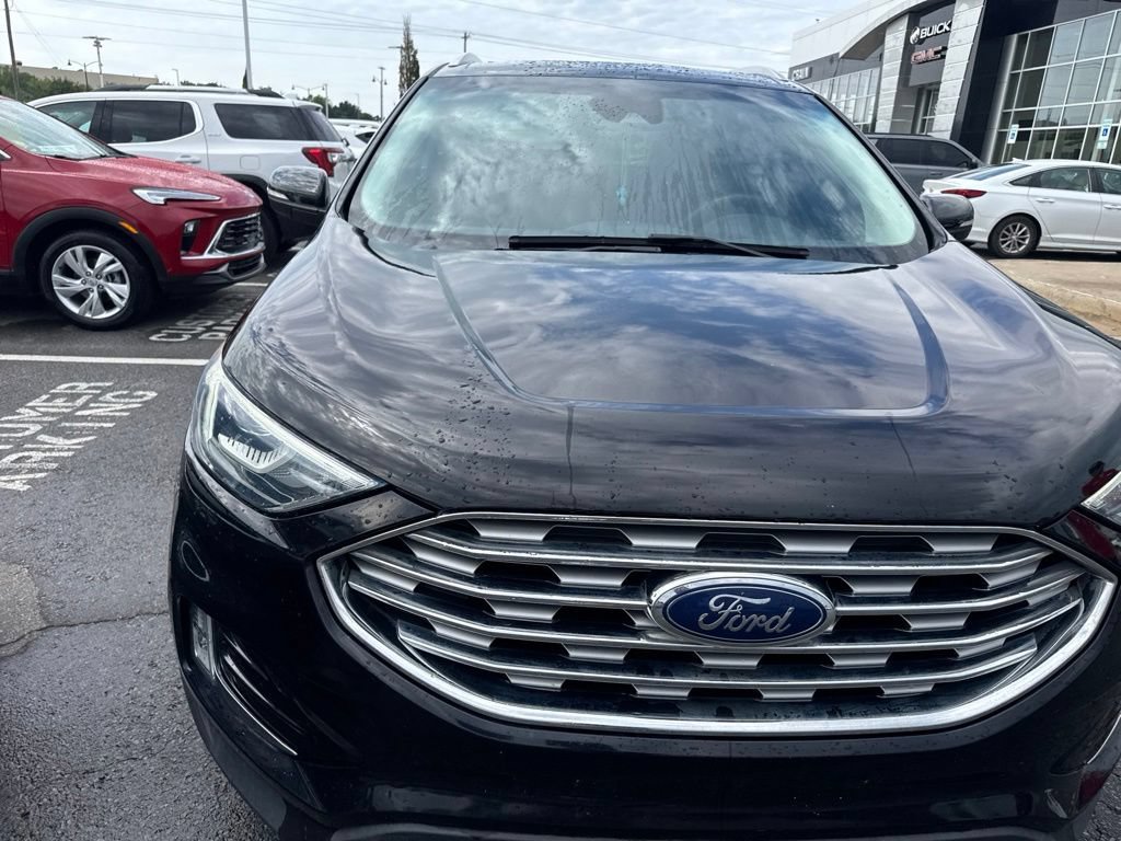 Used 2019 Ford Edge Titanium AWD/4WD image 3