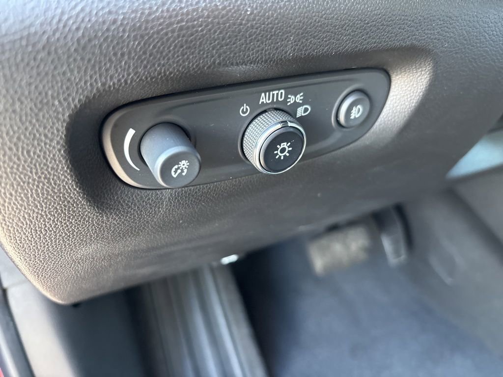 Used 2021 Chevrolet Traverse LT AWD/4WD image 27