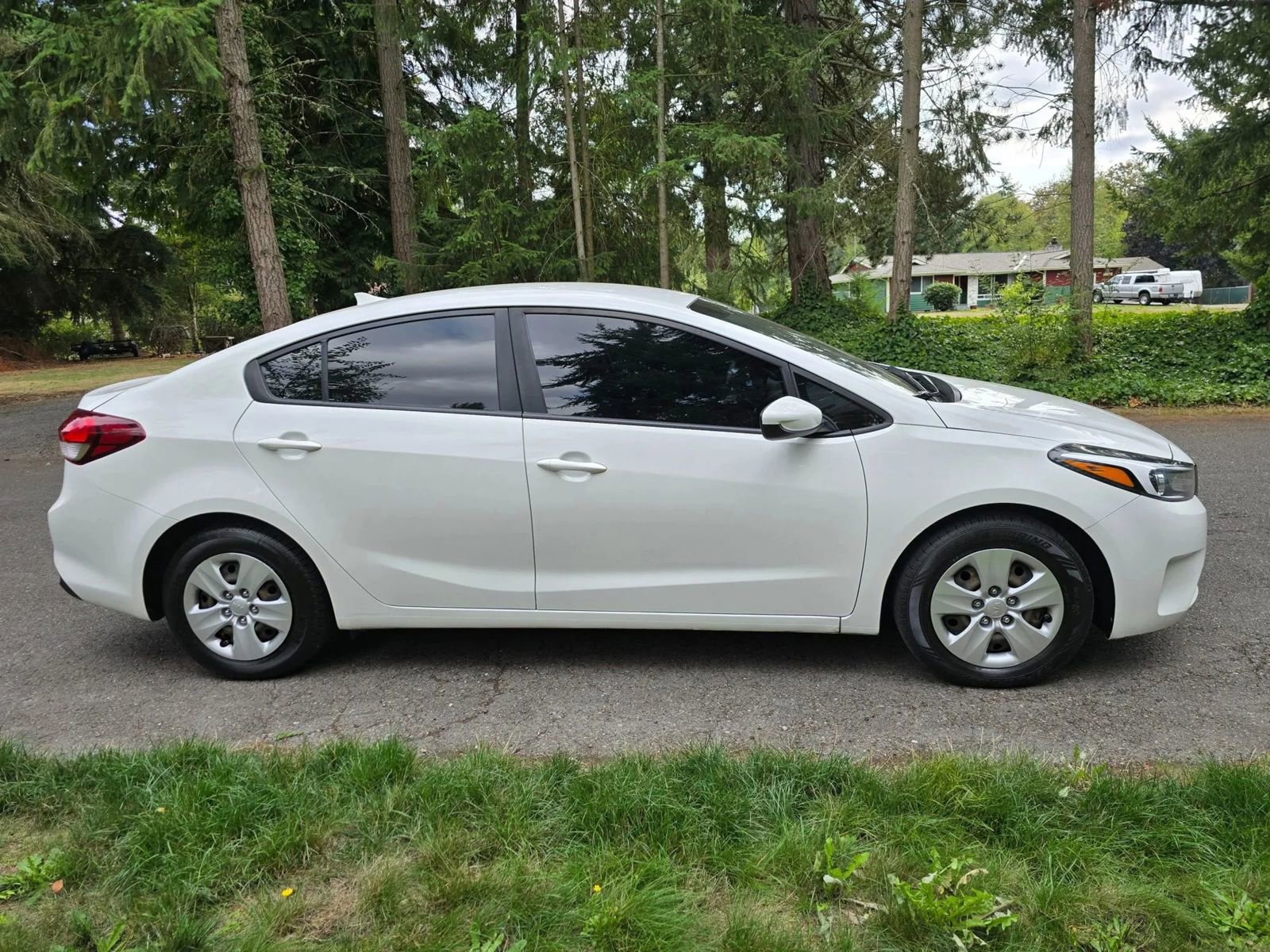 Used 2017 Kia Forte LX image 6