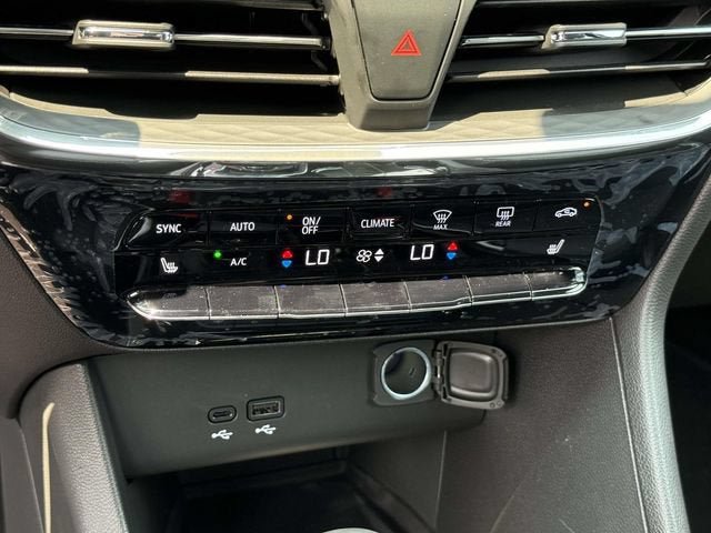 New 2026 Buick Encore GX Avenir w/ Avenir Technology Package AWD/4WD image 17