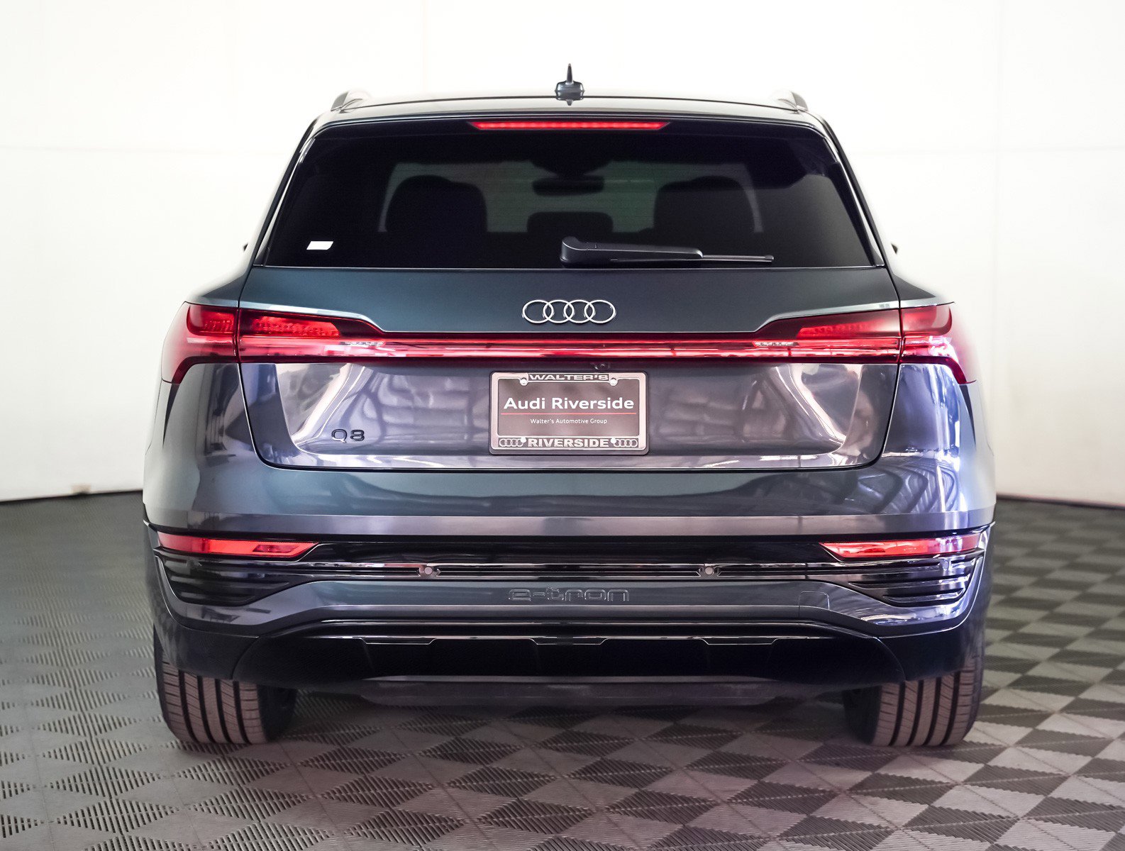 Used 2024 Audi Q8 e-tron Premium Plus w/ Premium Plus Package image 13