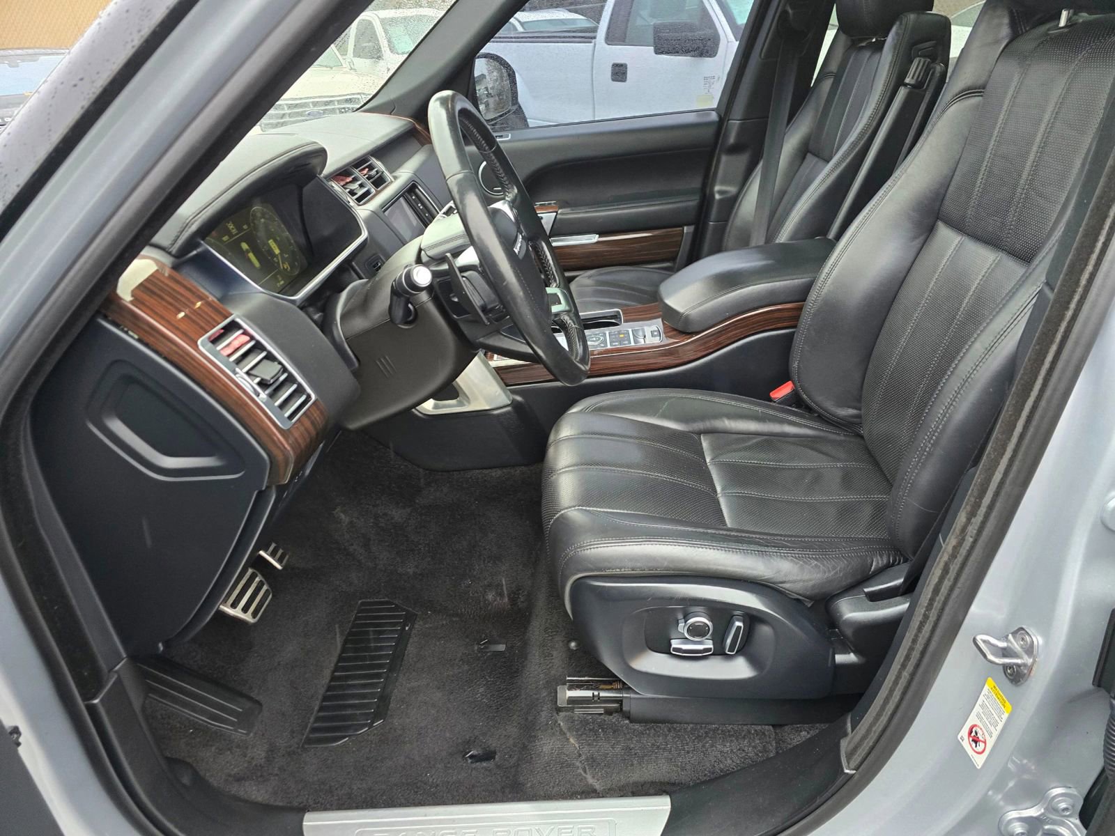 Used 2016 Land Rover Range Rover Supercharged image 17