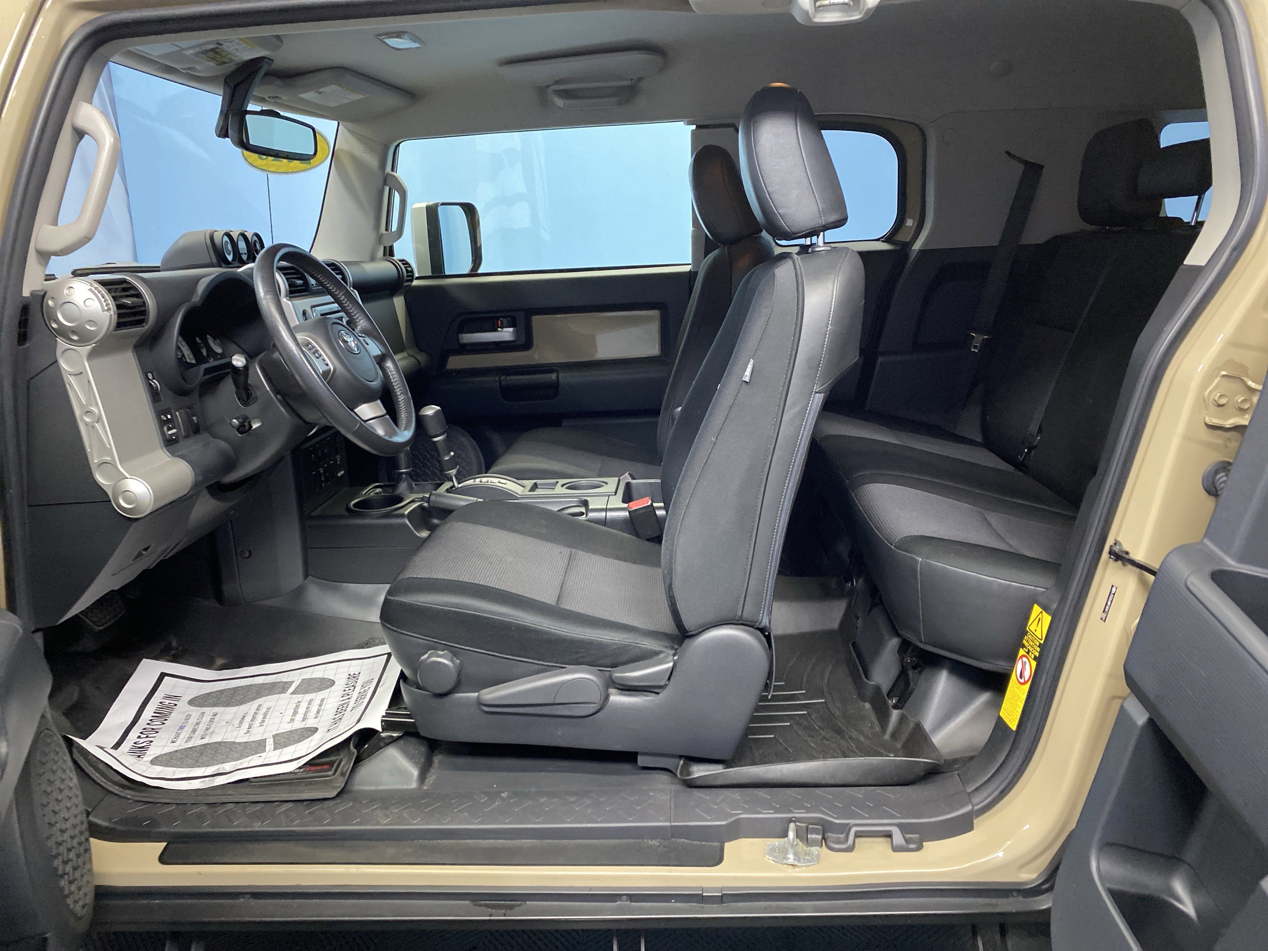 Used 2013 Toyota FJ Cruiser 4WD image 23