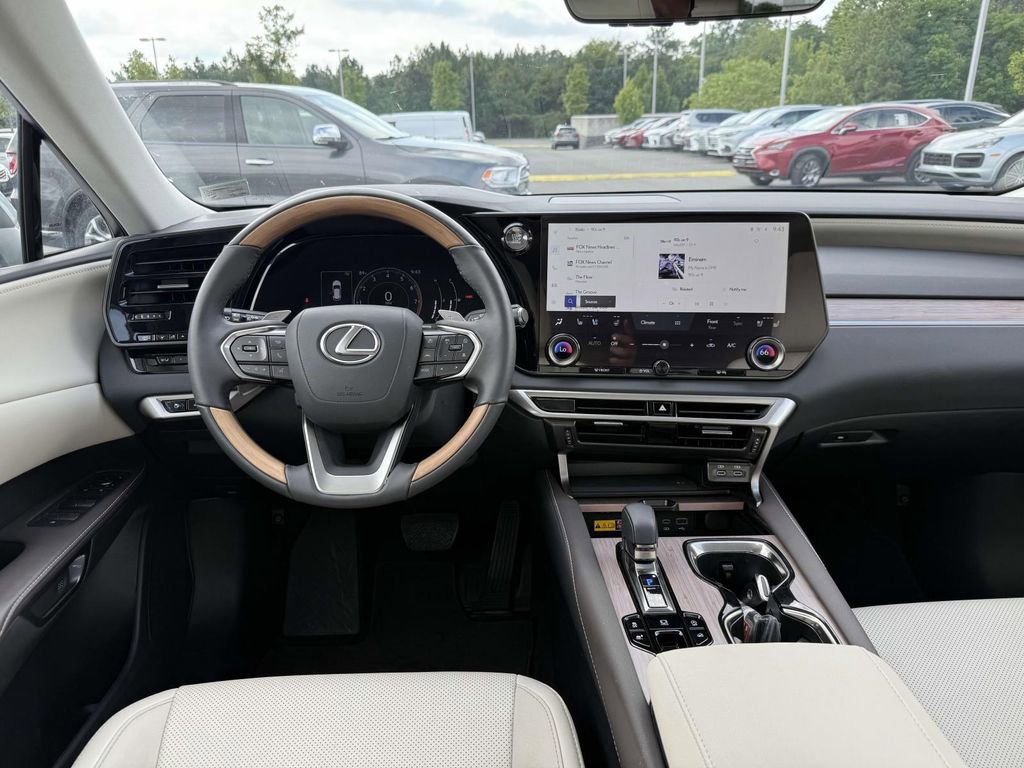 Used 2024 Lexus RX 350 Premium image 8