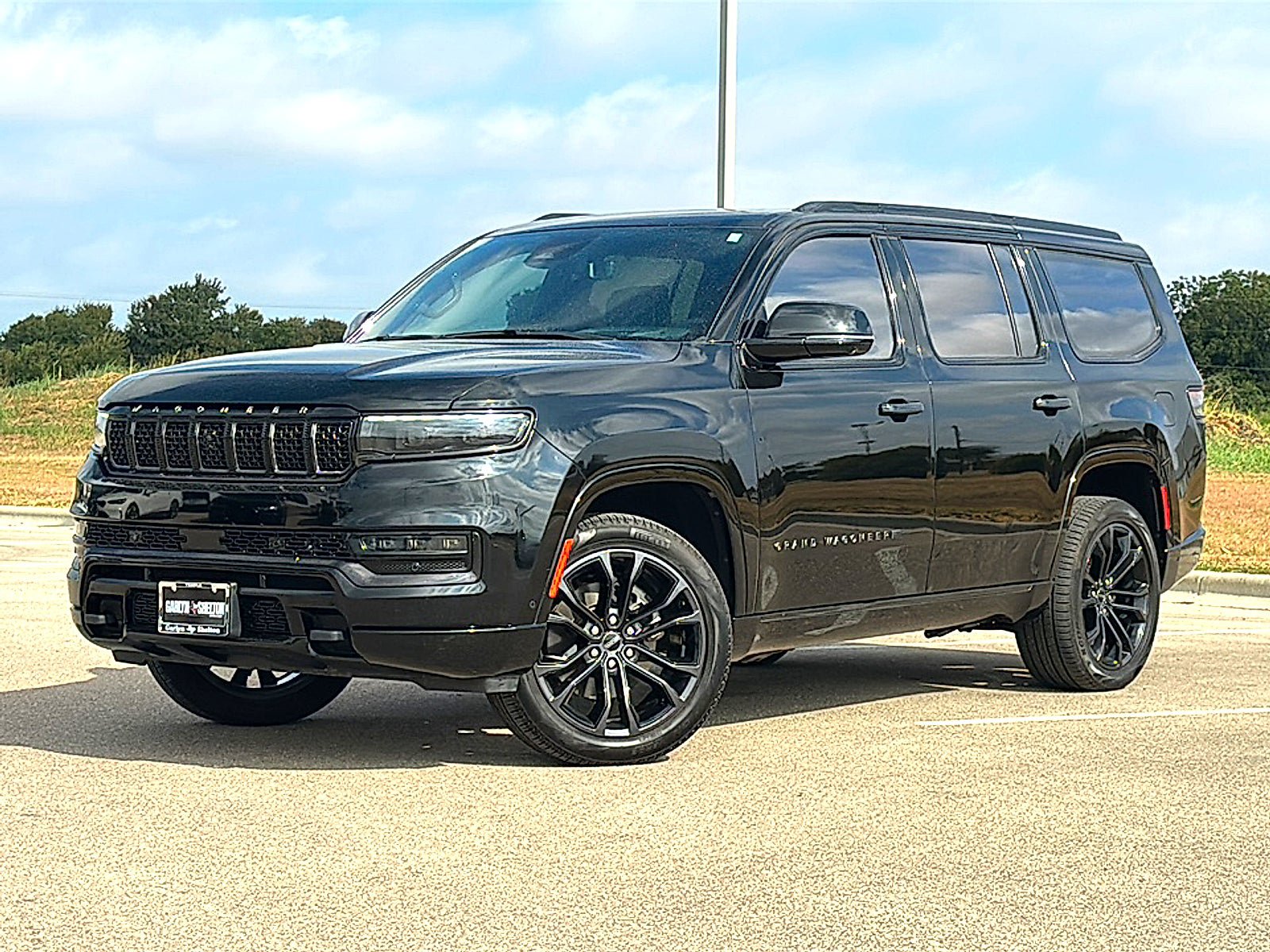 Used 2023 Jeep Grand Wagoneer Series III AWD/4WD image 2