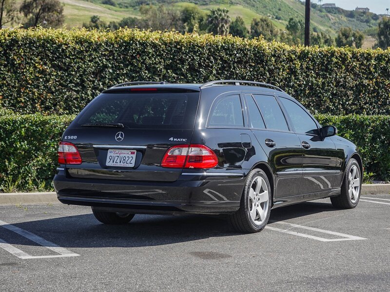 Used 2005 Mercedes-Benz E 500 4MATIC Wagon w/ Premium Pkg image 6