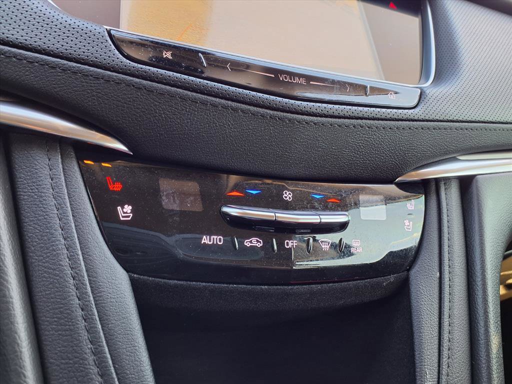 Used 2019 Cadillac XT5 Premium Luxury w/ Driver Assist Package image 8