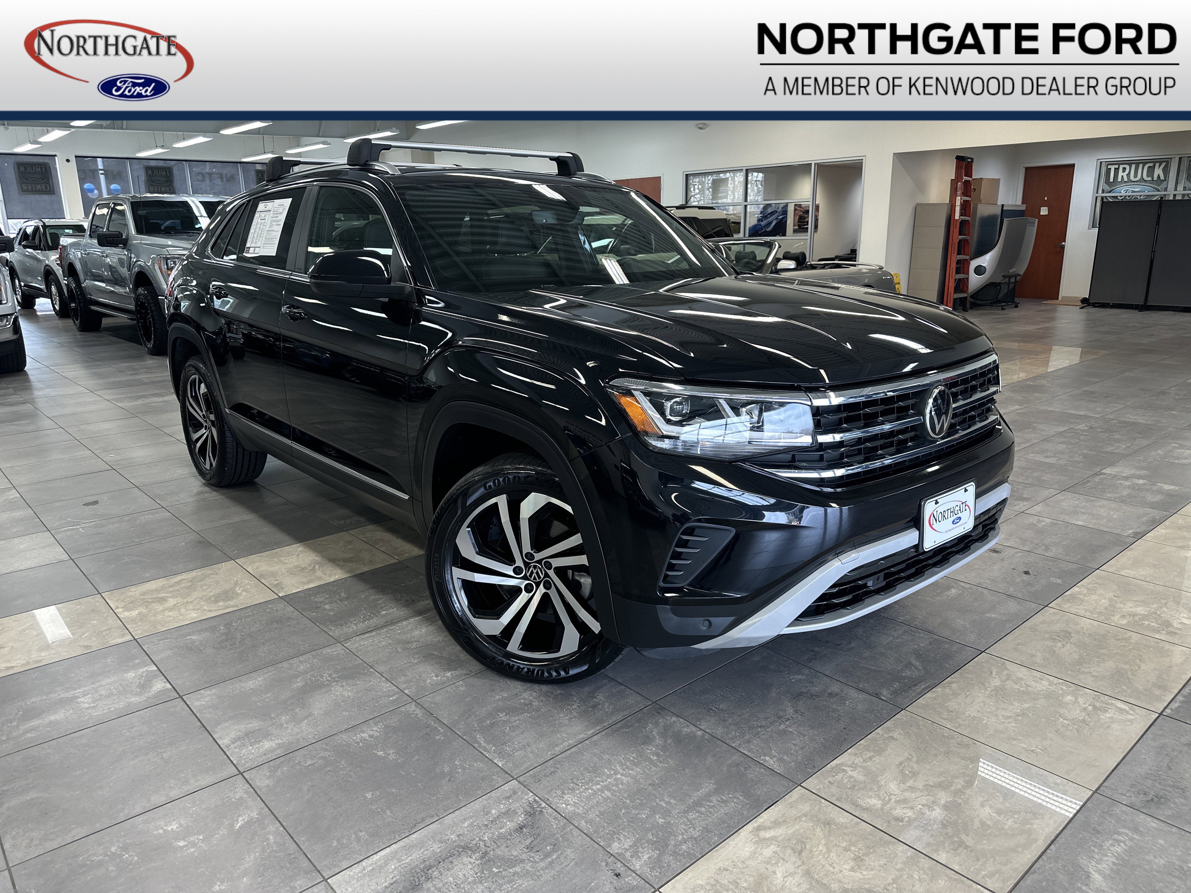 Used 2023 Volkswagen Atlas Cross Sport SEL image 1