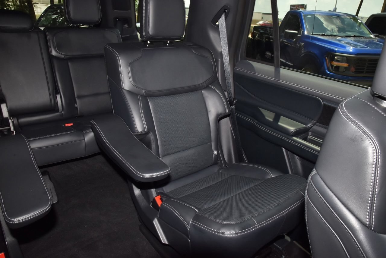 Certified 2025 Ford Expedition Platinum w/ Stealth Performance Package AWD/4WD image 22