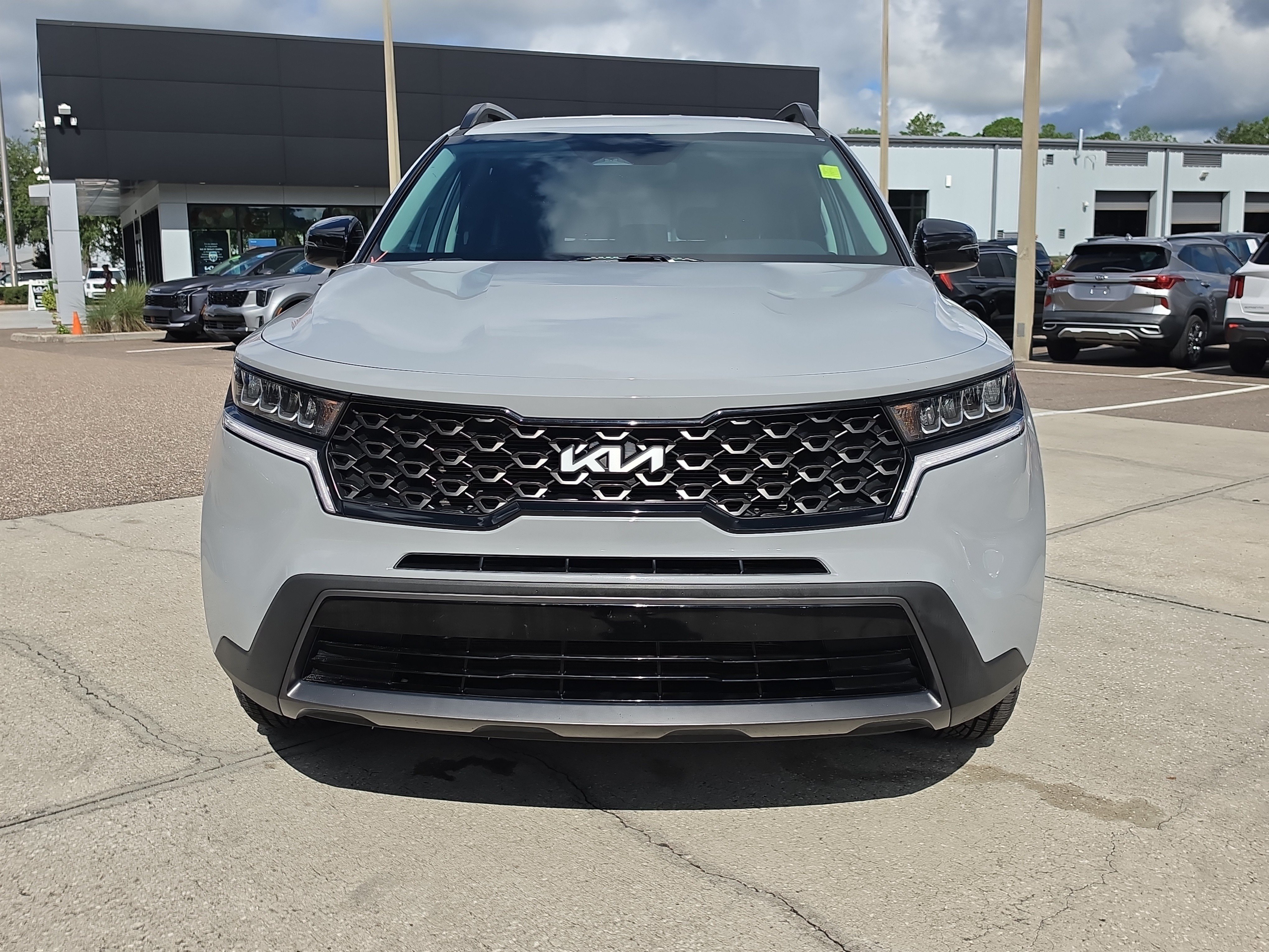 Used 2023 Kia Sorento S AWD/4WD image 3