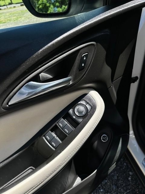 Used 2022 Buick Encore GX Select FWD image 11