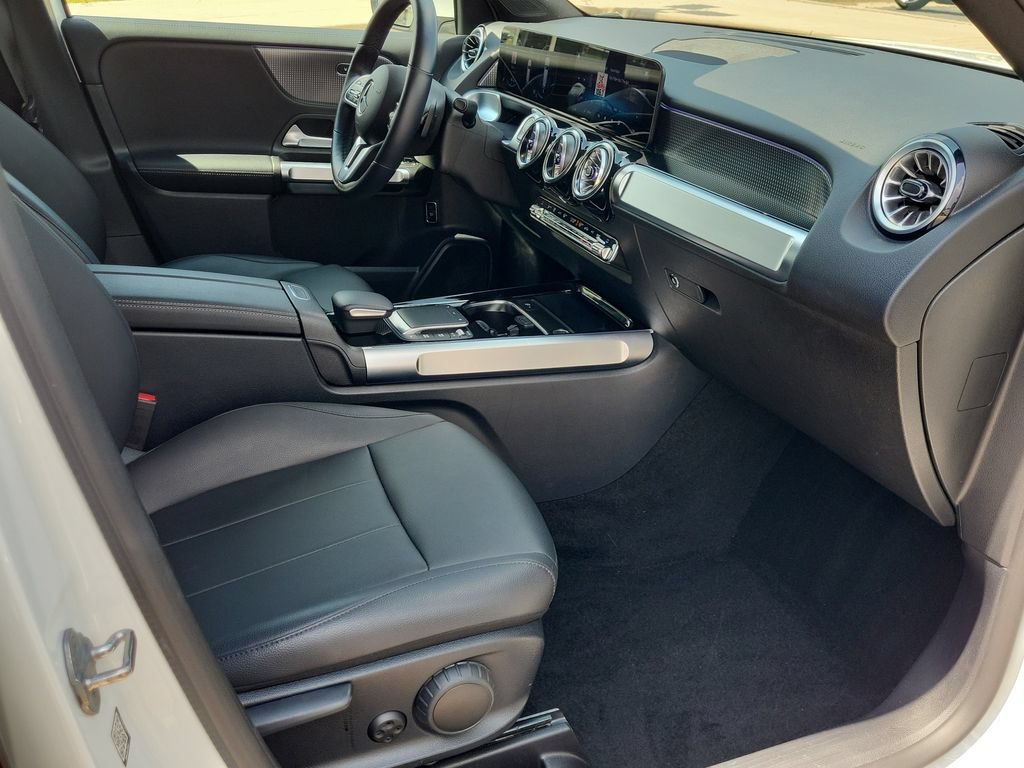 Used 2022 Mercedes-Benz GLB 250 4MATIC w/ Premium Package Lite image 21