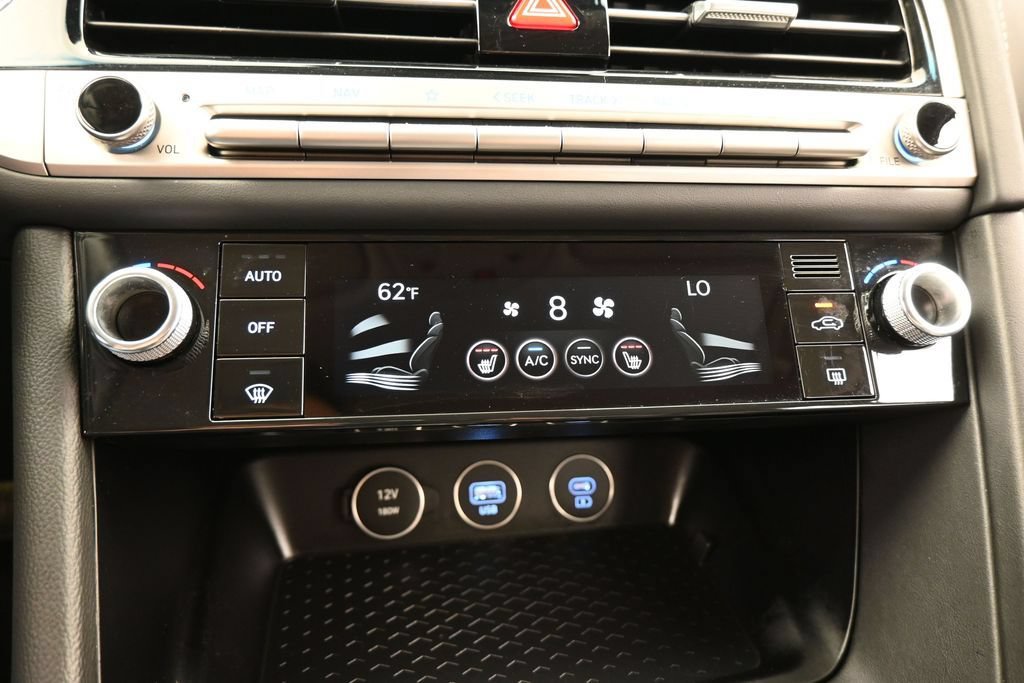 Used 2025 Genesis G70 2.5T RWD image 26