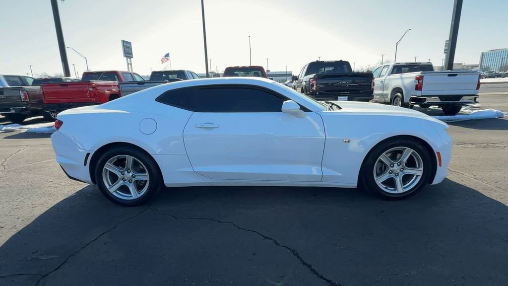 Used 2023 Chevrolet Camaro LT image 9