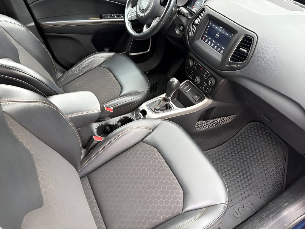 Used 2019 Jeep Compass Latitude w/ Cold Weather Group FWD image 11