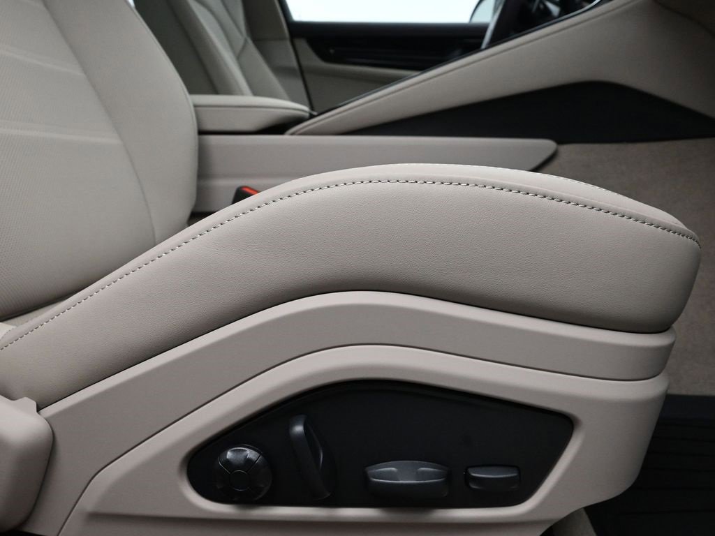 New 2026 Porsche Panamera 4 image 14