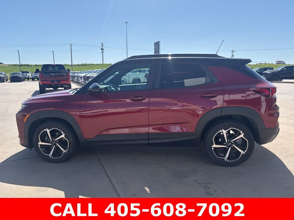 Used 2022 Chevrolet TrailBlazer RS w/ Sun and Liftgate Package FWD image 3