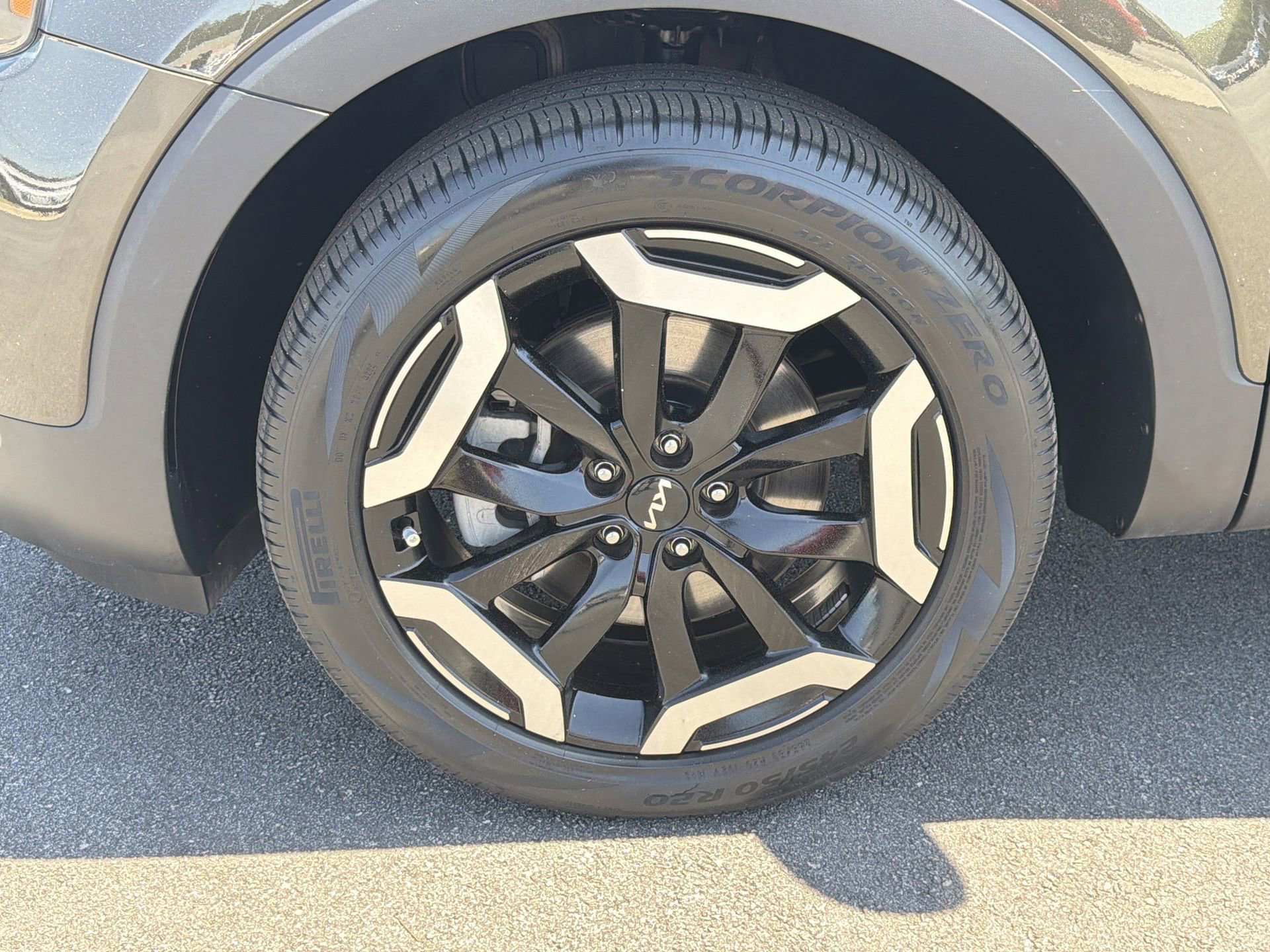 Used 2024 Kia Telluride EX w/ EX Captain's Chair Package FWD image 36