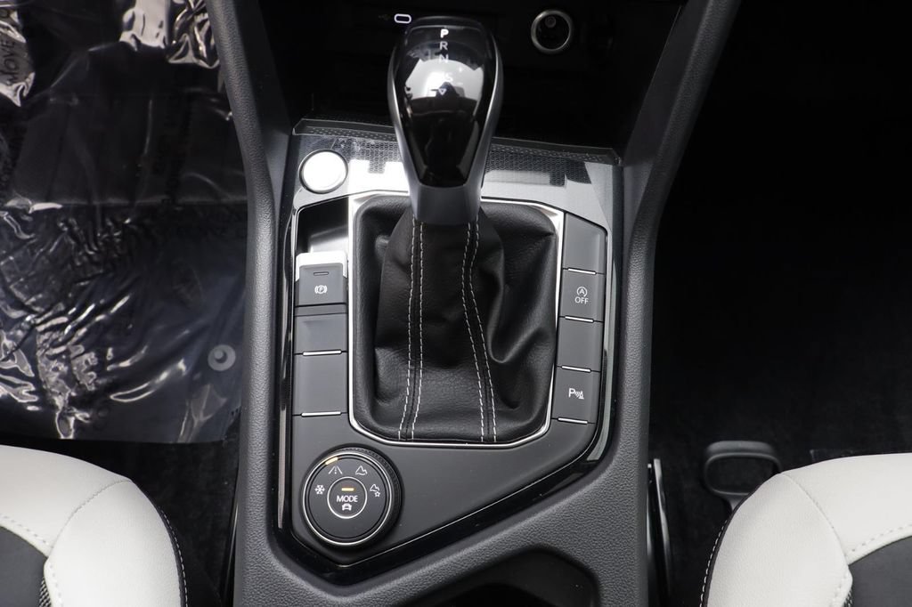 New 2026 Volkswagen Taos SE AWD/4WD image 13