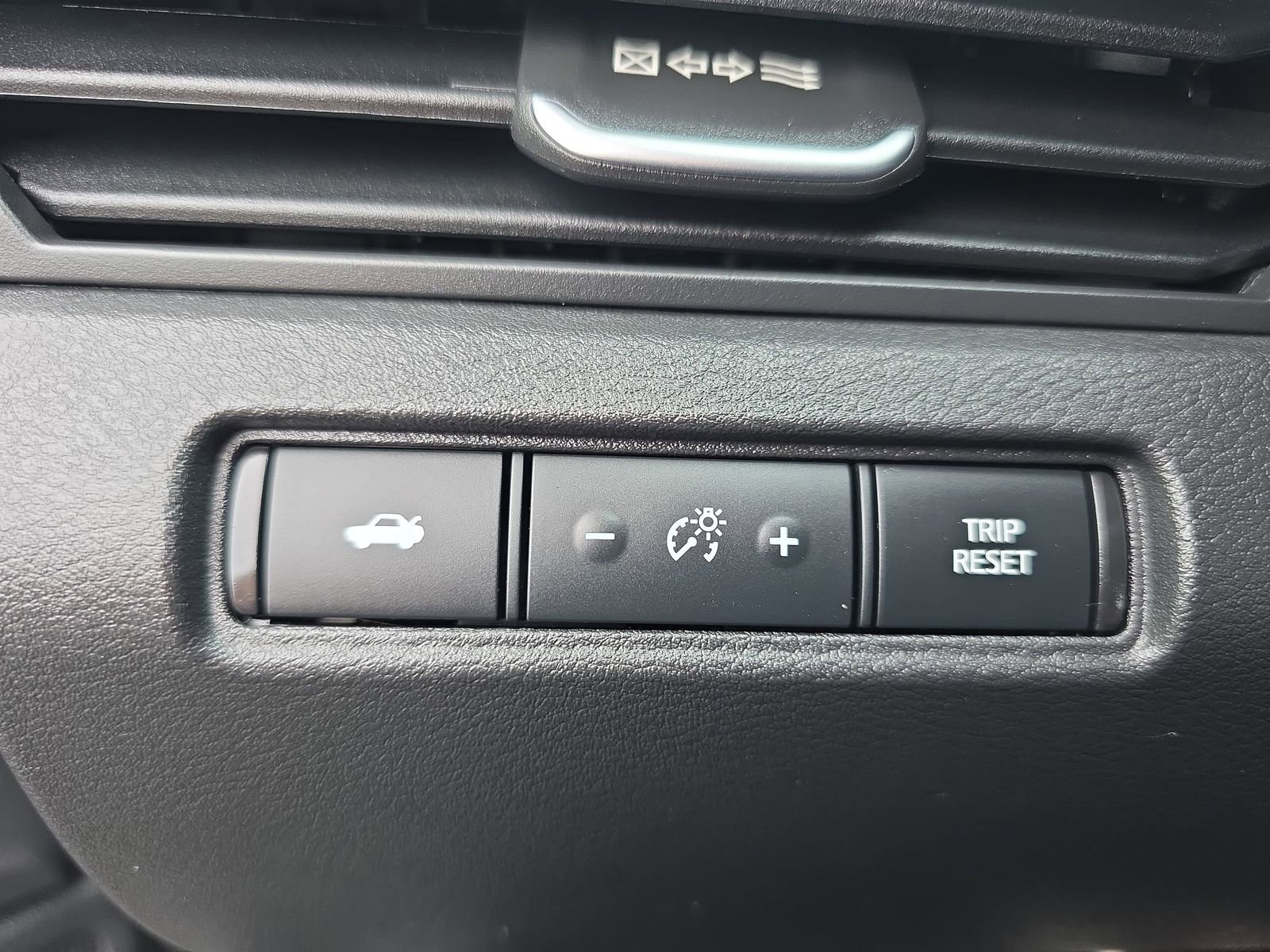 Used 2024 Nissan Altima 2.5 SV image 25