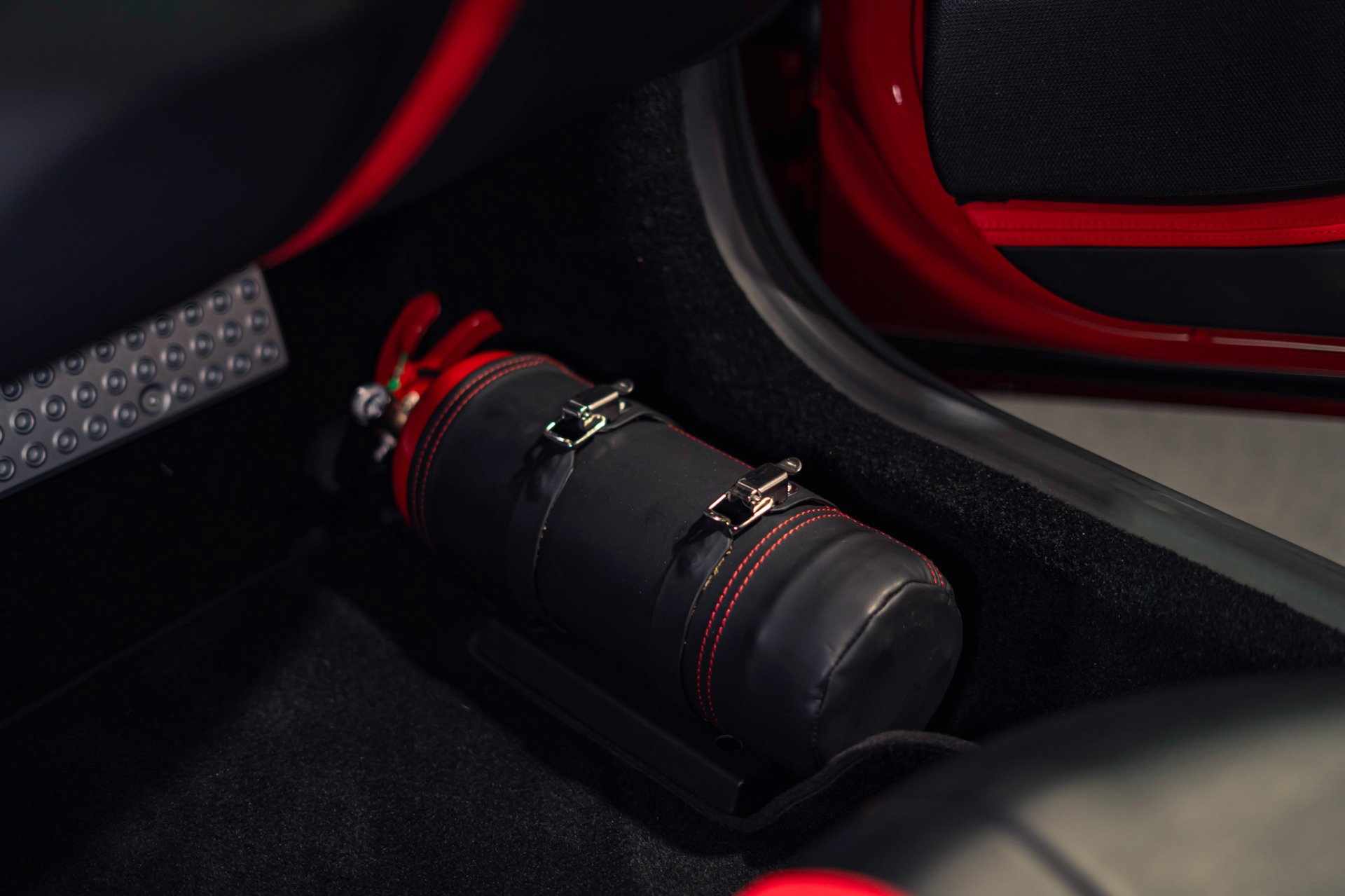Used 2020 Ferrari 812 Superfast RWD image 12