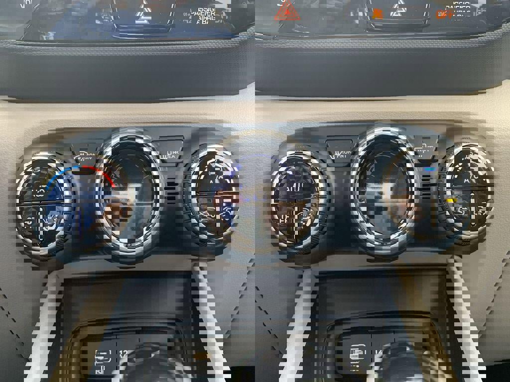 New 2025 Hyundai Venue Limited image 41