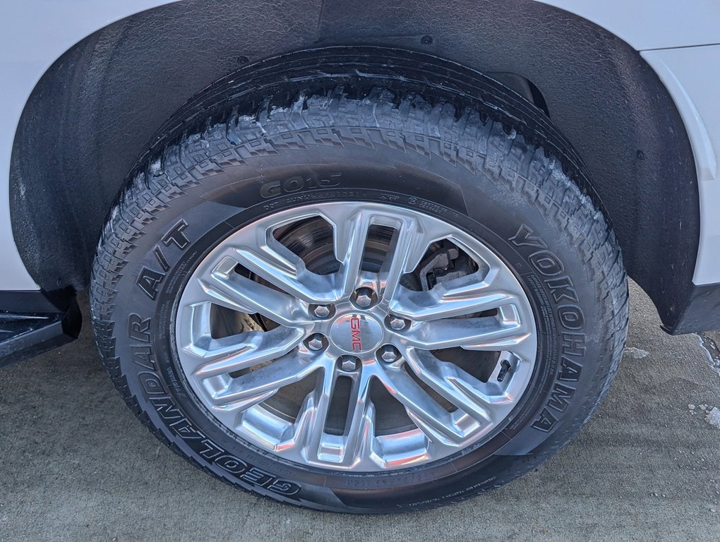 Used 2021 GMC Yukon XL SLT image 14