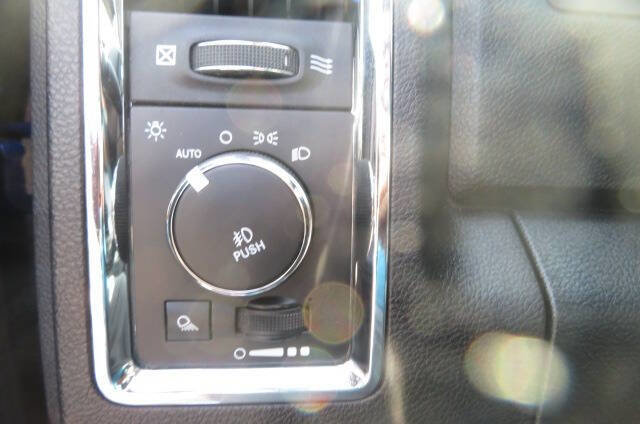 Used 2017 RAM 1500 Laramie w/ Protection Group image 16