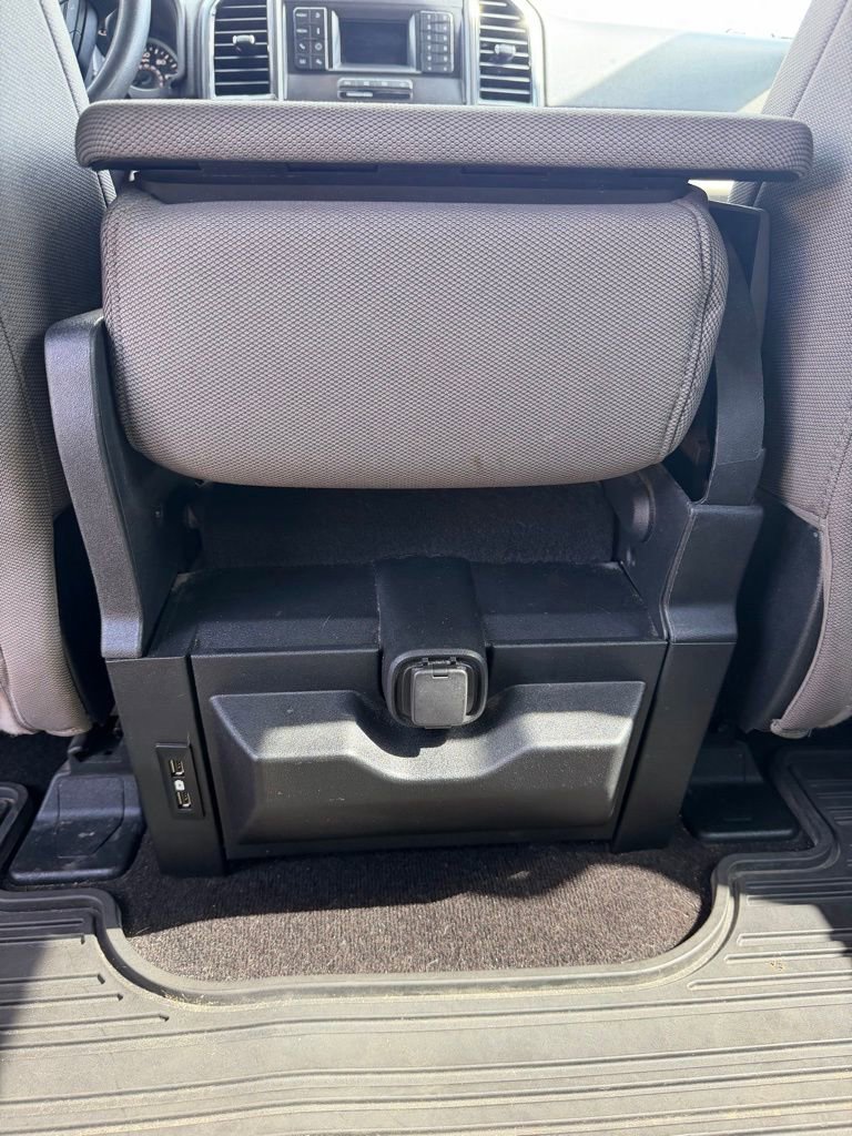 Used 2018 Ford F150 XLT w/ Trailer Tow Package image 9