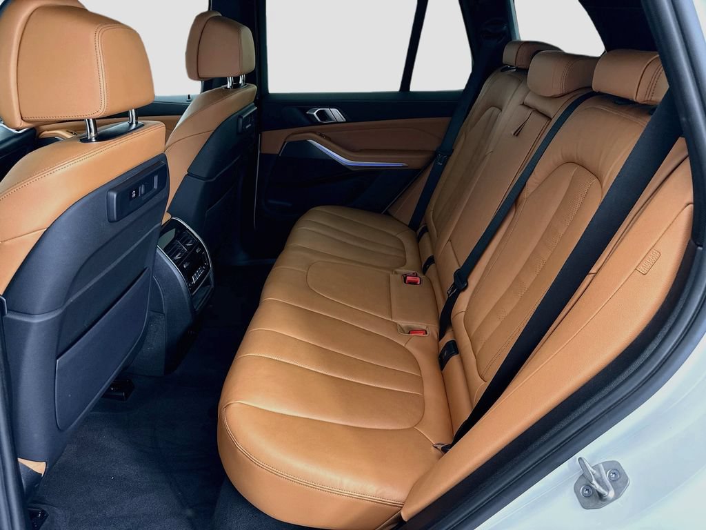 Used 2021 BMW X5 xDrive40i w/ M Sport Package AWD/4WD image 20