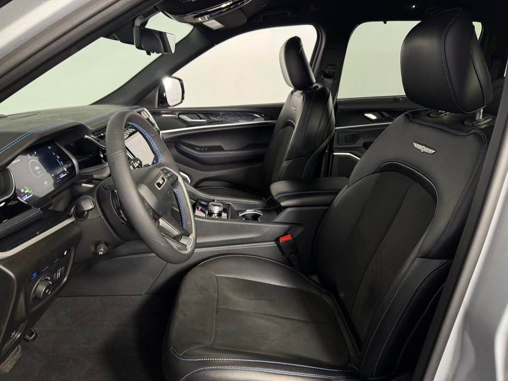 Used 2024 Jeep Grand Cherokee Trailhawk w/ Advanced Protech Group II image 27