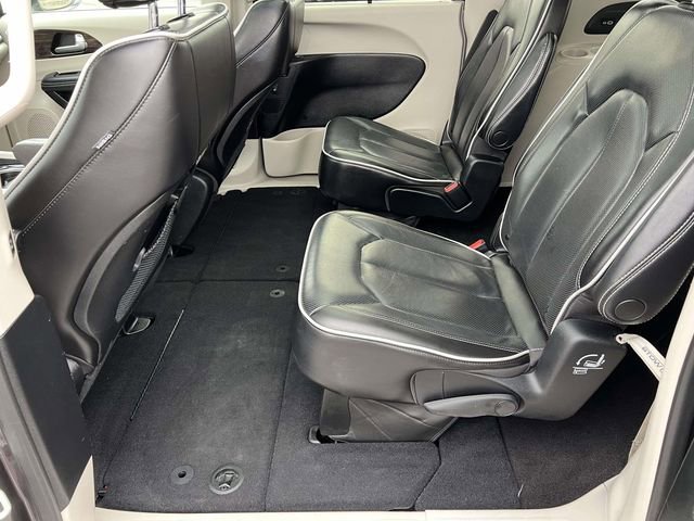 Used 2023 Chrysler Pacifica Limited image 29