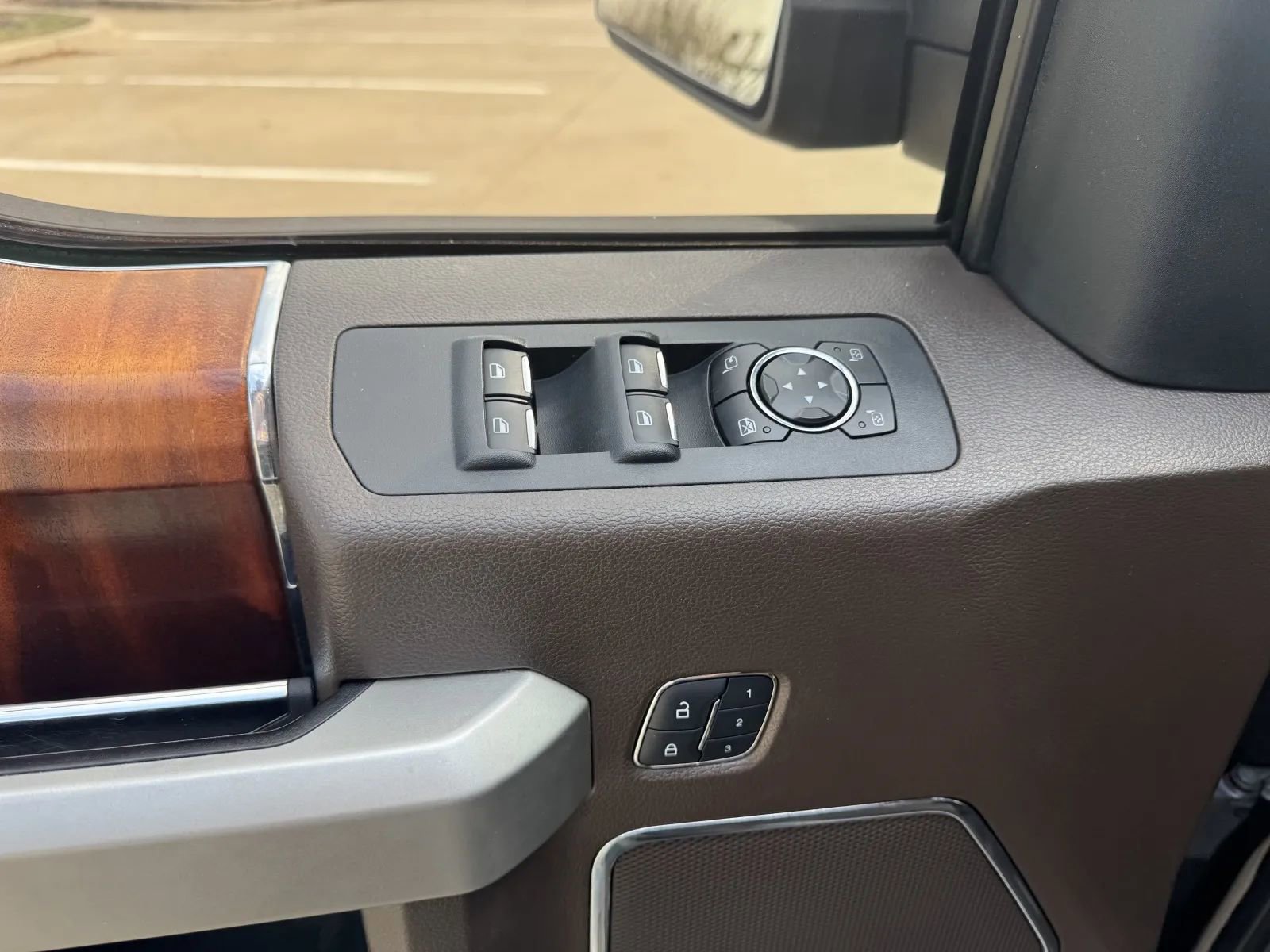 Used 2015 Ford F150 King Ranch w/ Equipment Group 601A Luxury AWD/4WD image 13