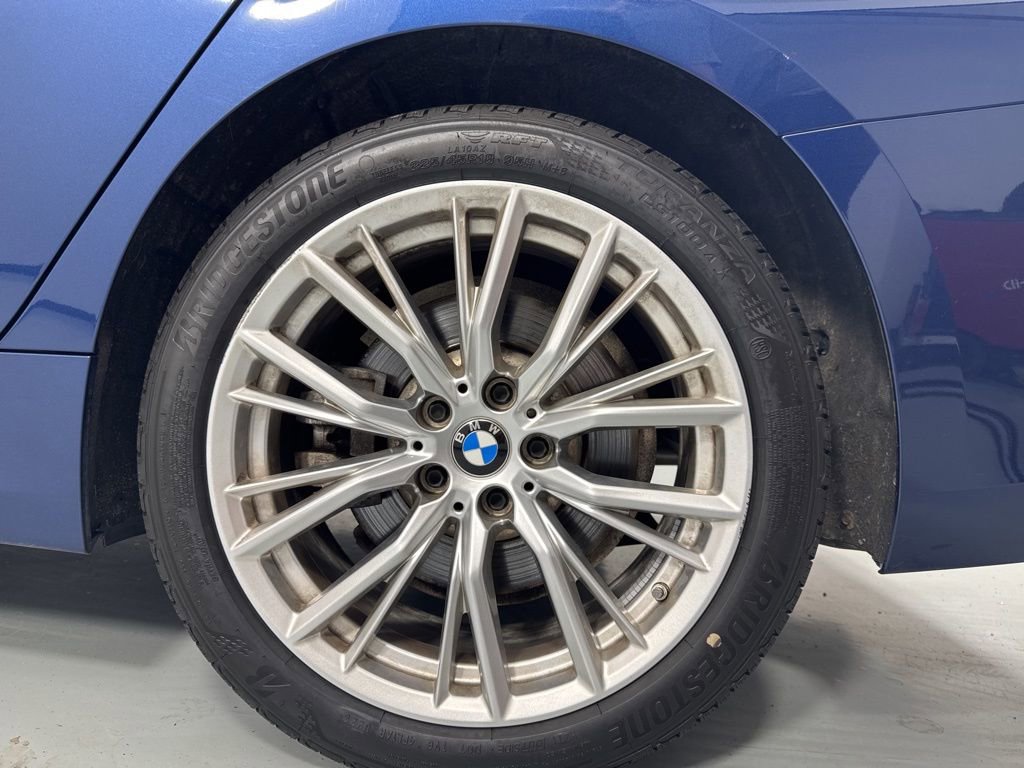 Used 2023 BMW 330i xDrive Sedan w/ Premium Package AWD/4WD image 9