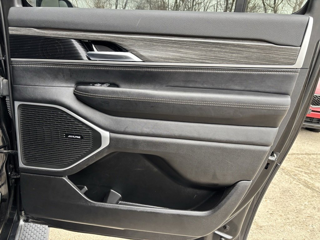 Used 2024 Jeep Wagoneer L Series II w/ Flexible Seating Group image 23