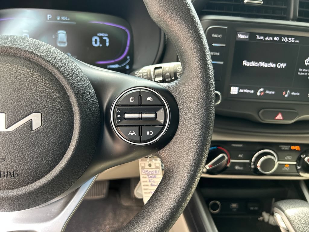 Used 2025 Kia Soul LX w/ LX Technology Package FWD image 23