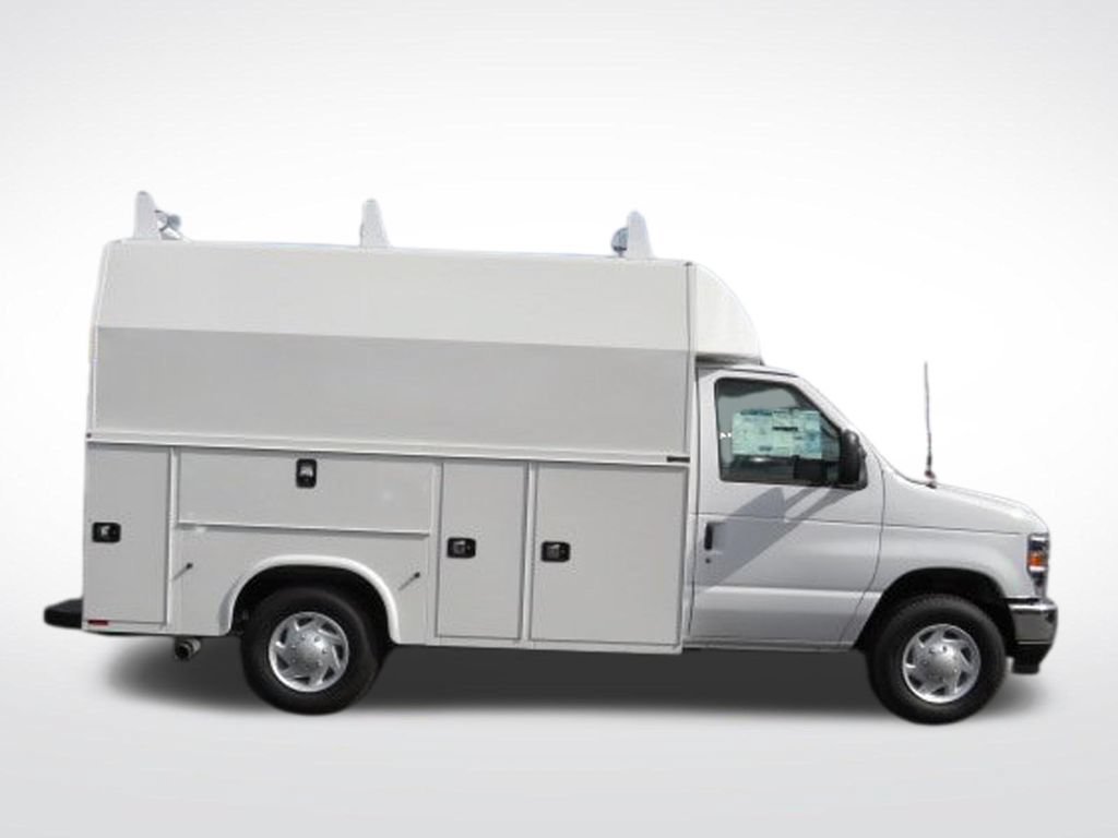 New 2026 Ford E-350 and Econoline 350 Super Duty w/ Power Equipment Group RWD image 9