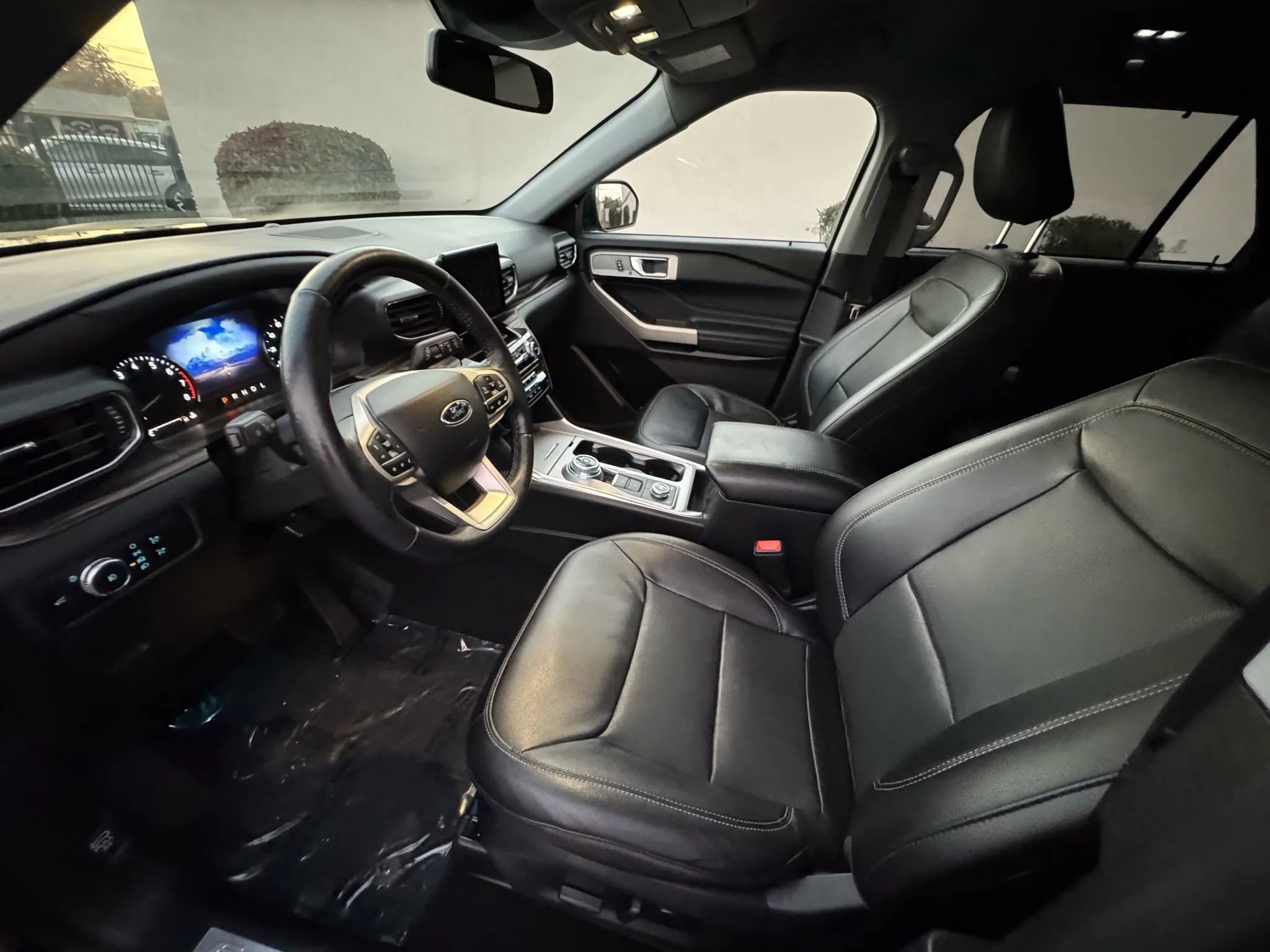 Used 2022 Ford Explorer Limited AWD/4WD image 10